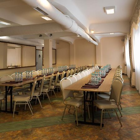 Majewski Hotel & Spa Malbork Bagian luar foto