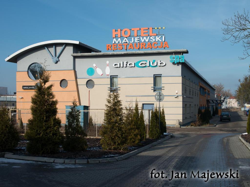 Majewski Hotel & Spa Malbork Bagian luar foto